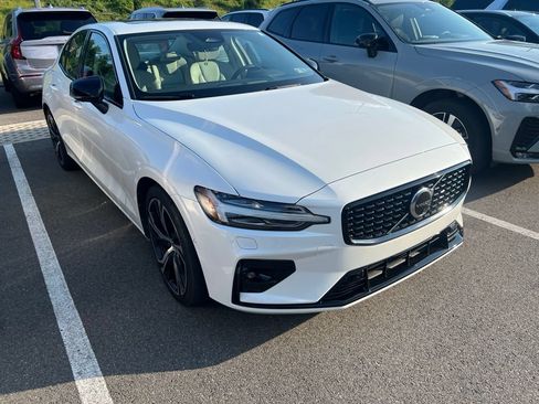 Used 2024 Volvo S60 B5 Plus w/ Climate Package AWD/4WD image 3