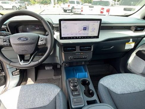 New 2026 Ford Maverick XLT w/ XLT Luxury Package FWD image 18
