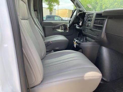 New 2026 Chevrolet Express 3500 Extended RWD image 28