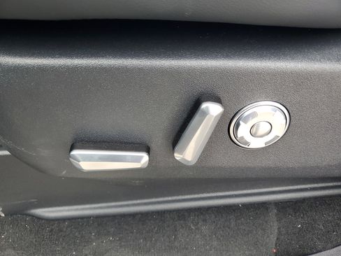 New 2026 Lincoln Navigator Reserve image 13