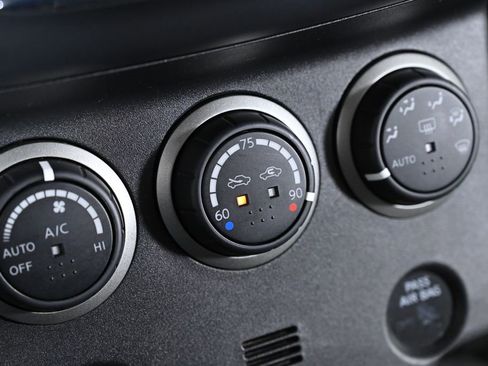 Used 2013 Nissan Rogue SL image 19