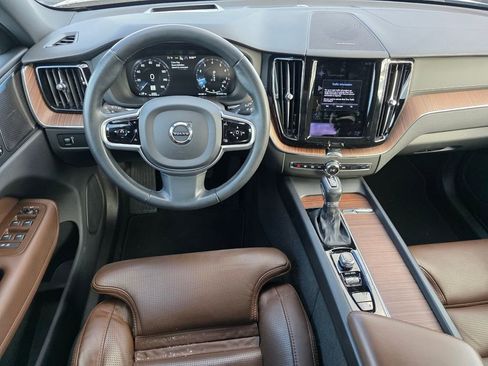 Used 2021 Volvo XC60 T6 Inscription w/ Protection Package Premier image 13