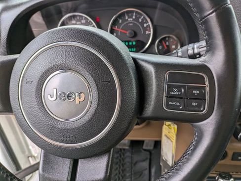 Used 2013 Jeep Wrangler Unlimited Sahara w/ Dual Top Group AWD/4WD image 14