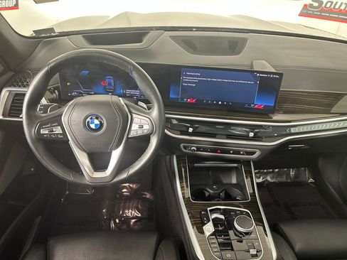 Used 2025 BMW X5 xDrive50e image 17