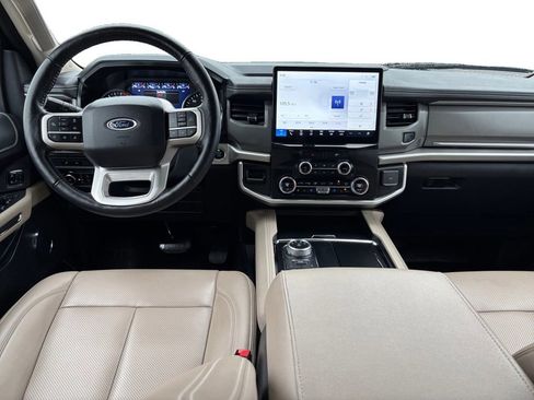 Used 2023 Ford Expedition XLT image 17