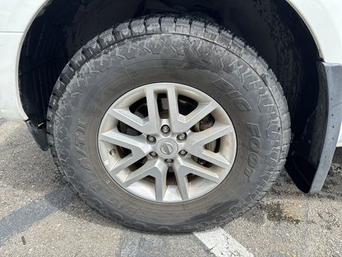 Used 2019 Nissan Frontier SV AWD/4WD image 16