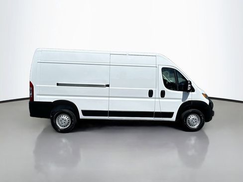 Used 2026 RAM ProMaster 2500 w/ Convenience Group FWD image 9