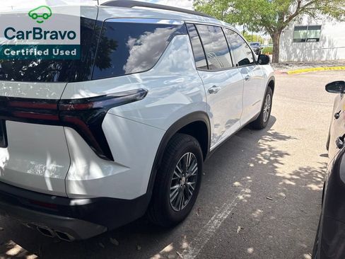 Used 2026 Chevrolet Traverse LT w/ Driver Confidence Package FWD image 5
