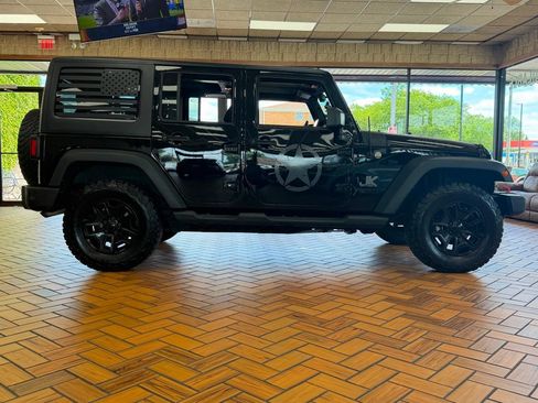 Used 2017 Jeep Wrangler Unlimited Sport AWD/4WD image 9