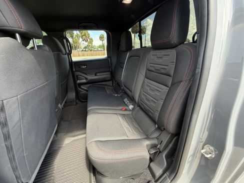 Used 2025 Nissan Frontier PRO-4X AWD/4WD image 15