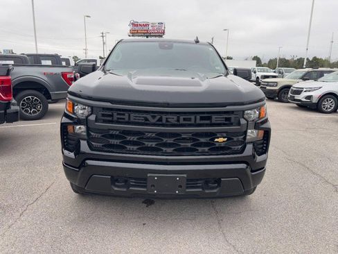 Used 2025 Chevrolet Silverado 1500 Custom image 9