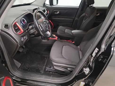 Used 2017 Jeep Renegade Trailhawk AWD/4WD image 12