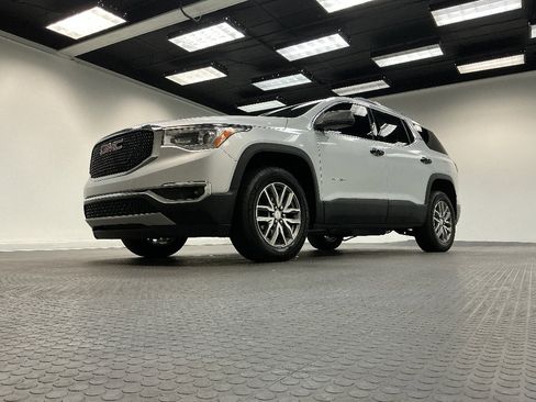 Used 2019 GMC Acadia SLE FWD image 2