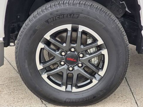 Used 2025 Toyota Tacoma TRD Sport AWD/4WD image 11