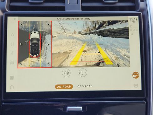 Used 2025 Land Rover Discovery S image 23