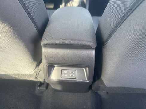 Used 2025 Toyota Corolla LE image 12