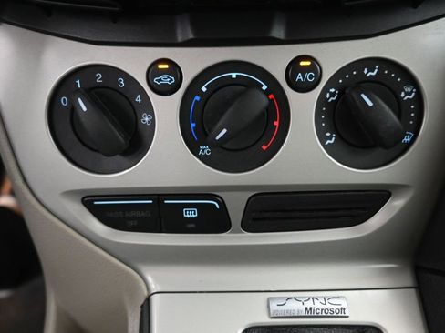 Used 2013 Ford Focus SE FWD image 16