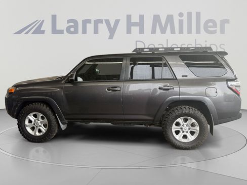 Used 2016 Toyota 4Runner SR5 Premium AWD/4WD image 2