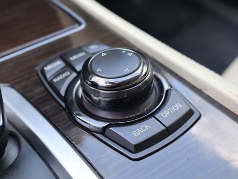 Used 2013 BMW 750Li RWD image 36