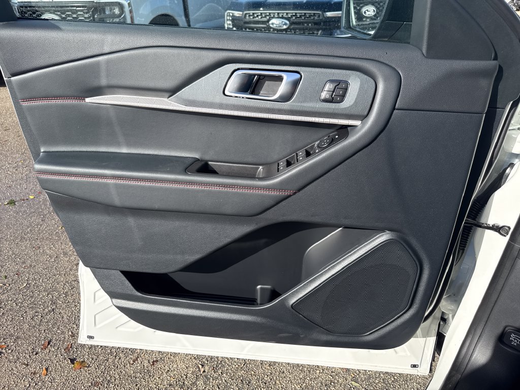 New 2027 Ford Explorer ST-Line w/ Premium Package RWD image 17