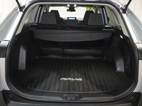 Used 2024 Toyota RAV4 XLE AWD/4WD image 7