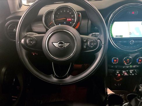 Used 2016 MINI Cooper 4-Door Hardtop image 5