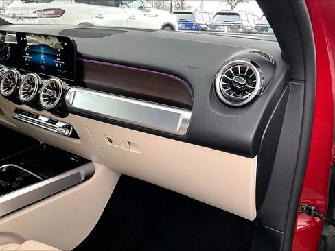 Used 2022 Mercedes-Benz GLB 250 image 20