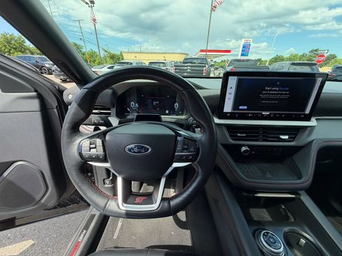 Used 2025 Ford Explorer ST AWD/4WD image 24