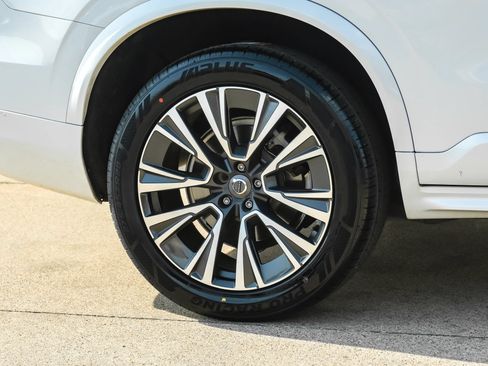 Used 2020 Volvo XC90 T5 Momentum w/ Protection Package Premier FWD image 46