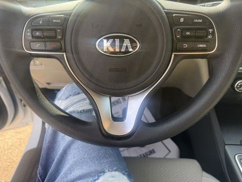 Used 2017 Kia Optima LX FWD image 11