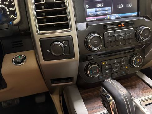 Used 2015 Ford F150 Lariat w/ Equipment Group 501A Mid RWD image 21