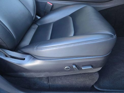 Used 2021 Tesla Model Y Long Range image 22