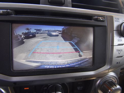 Used 2016 Toyota 4Runner SR5 AWD/4WD image 8