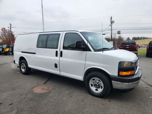 Used 2017 GMC Savana 3500 Extended image 20