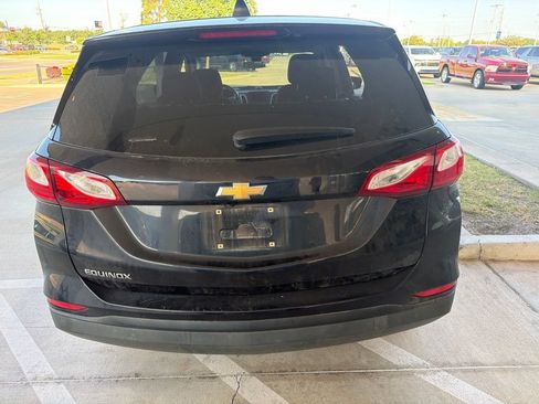 Used 2020 Chevrolet Equinox LS w/ LS Convenience Package FWD image 5
