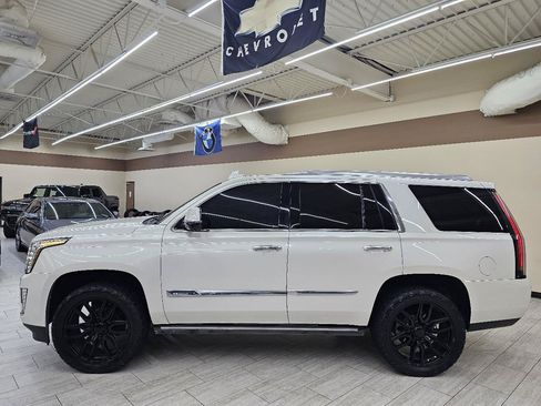 Used 2015 Cadillac Escalade Premium AWD/4WD image 9