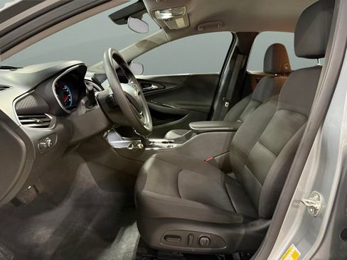 Used 2025 Chevrolet Malibu LT image 9