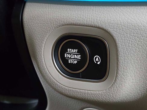 Used 2026 Mercedes-Benz GLS 450 4MATIC image 35