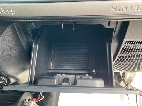 Used 2017 Jeep Wrangler Unlimited Sport w/ Quick Order Package 24S image 31