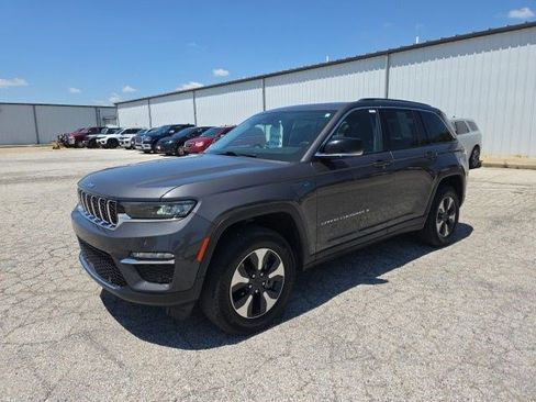 Used 2022 Jeep Grand Cherokee Limited 4xe w/ Luxury Tech Group II AWD/4WD image 3