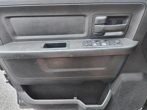 Used 2017 RAM 1500 Express AWD/4WD image 37