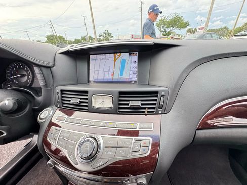 Used 2016 INFINITI Q70 3.7 w/ Sport Package image 26