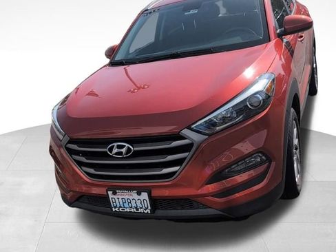 Used 2016 Hyundai Tucson SE w/ Option Group 02 AWD/4WD image 1