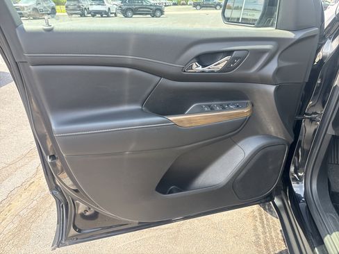 Used 2019 GMC Acadia SLE AWD/4WD image 16