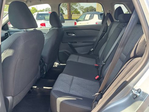 Used 2025 Nissan Rogue SV FWD image 28