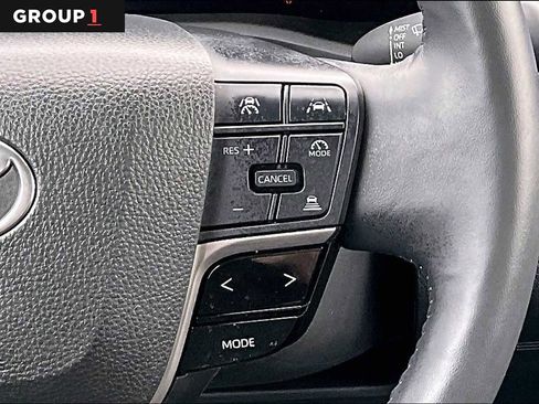 Used 2025 Toyota Camry XLE image 25