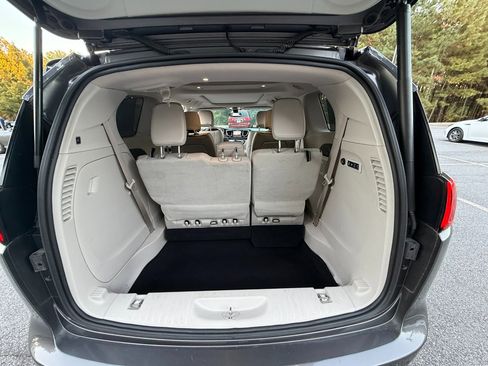 Used 2020 Chrysler Pacifica Limited image 32