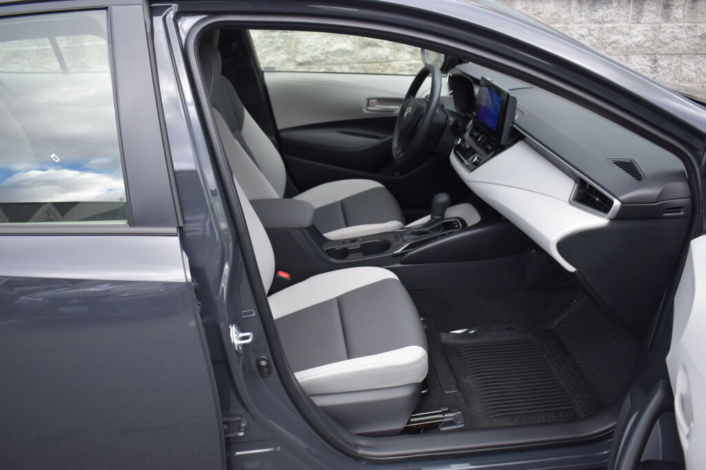 Certified 2026 Toyota Corolla LE FWD image 25
