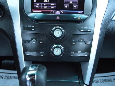 Used 2013 Ford Explorer XLT AWD/4WD image 25