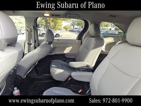 Used 2023 Toyota Sienna XLE image 7